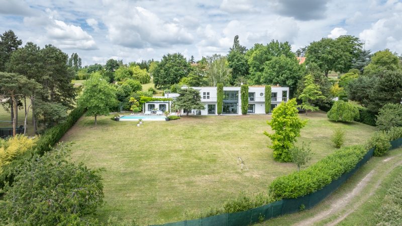 77 Chem. des Alluets, 78240 Chambourcy, France-031
